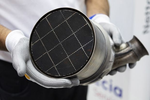 Location de garage avec cabine peinture pour voiture